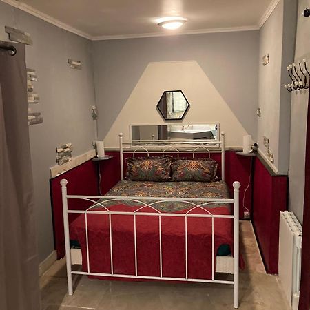 Tres Bel Appartement Cosy Et Chaleureux A Nimes Exterior foto