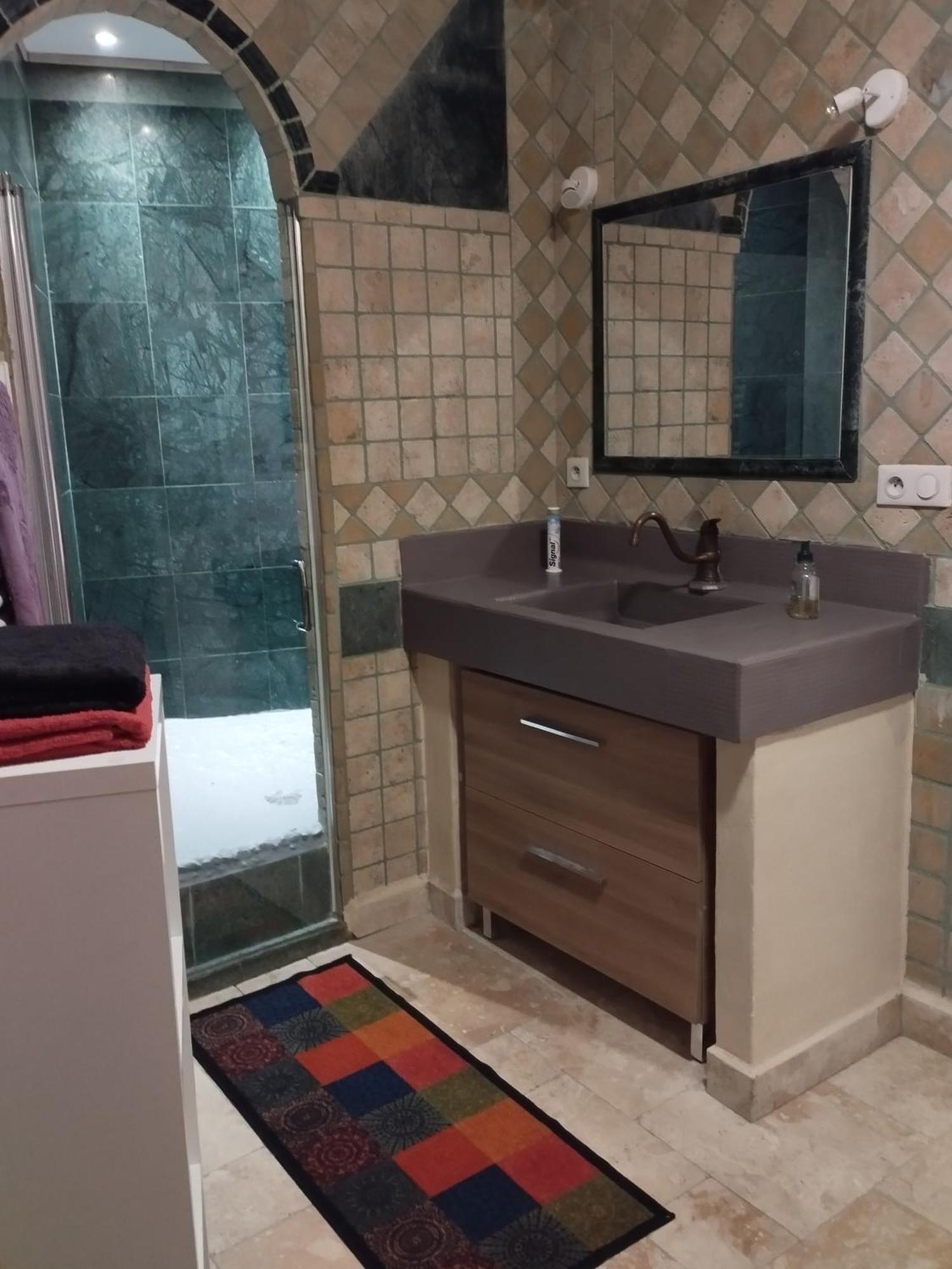 Tres Bel Appartement Cosy Et Chaleureux A Nimes Exterior foto