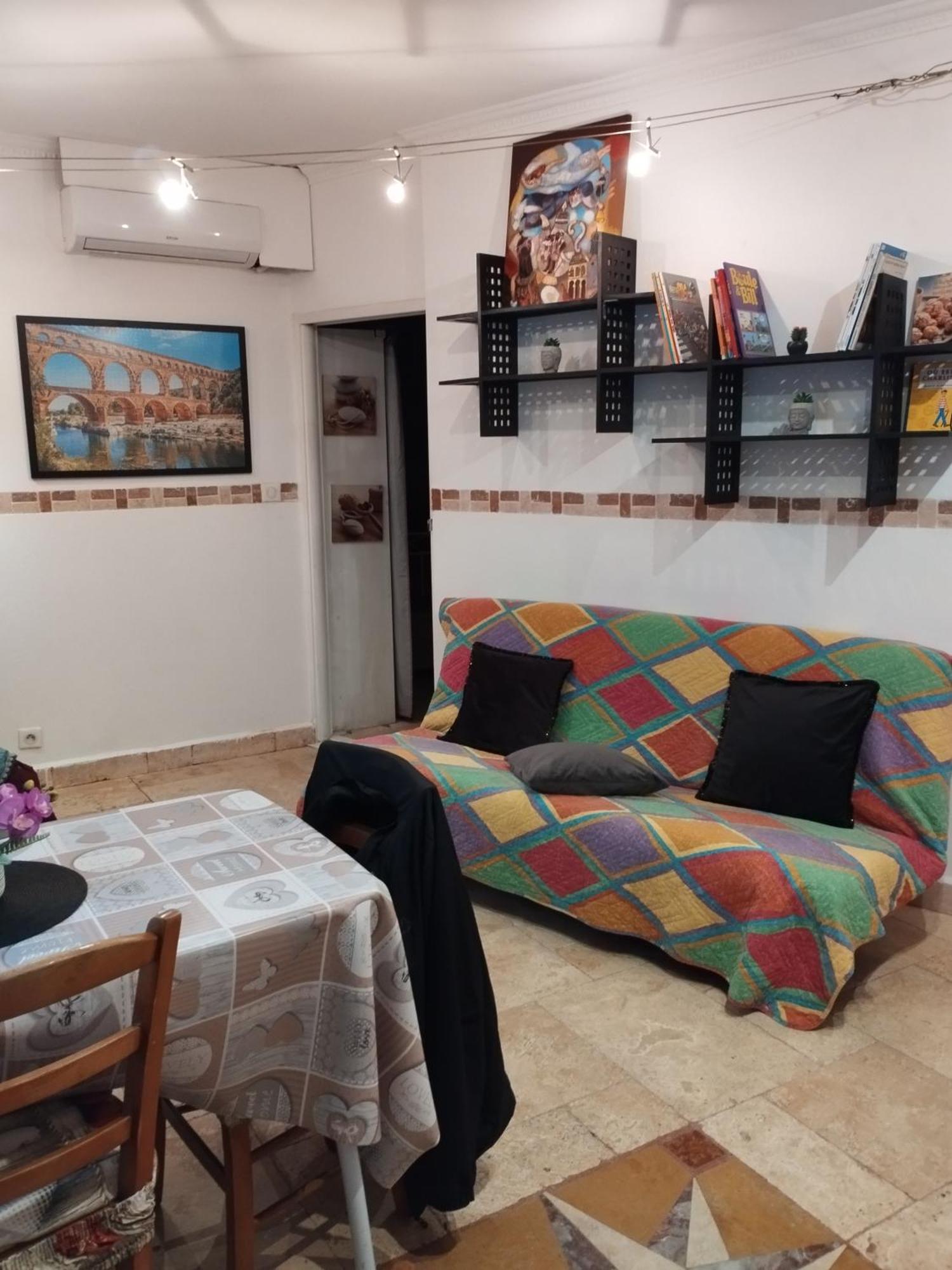 Tres Bel Appartement Cosy Et Chaleureux A Nimes Exterior foto