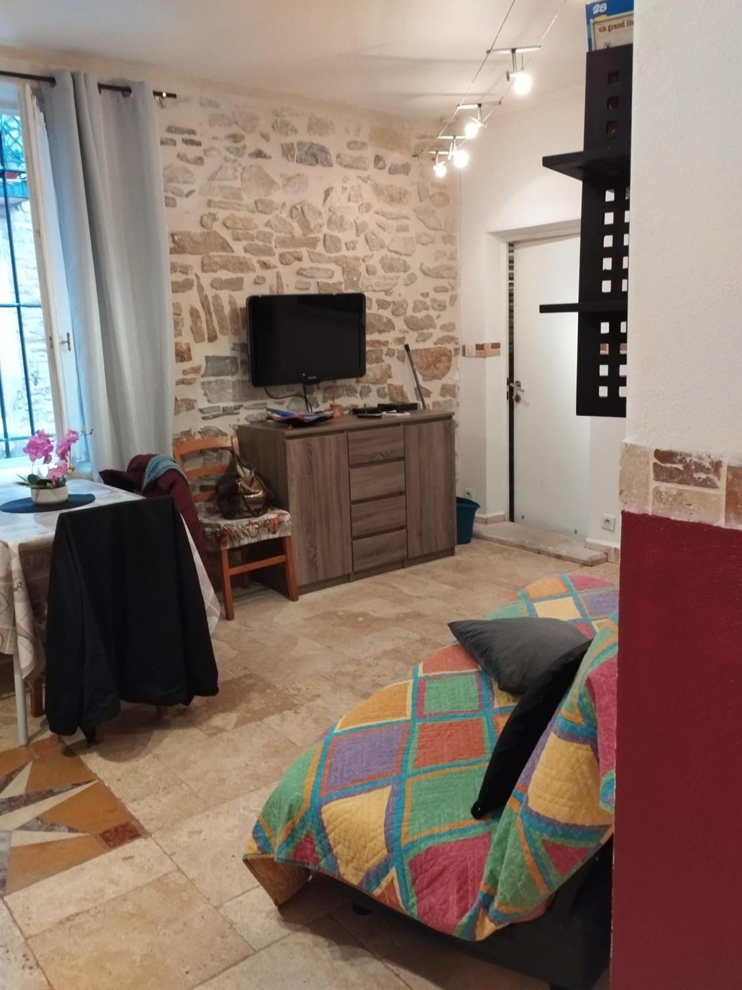 Tres Bel Appartement Cosy Et Chaleureux A Nimes Exterior foto