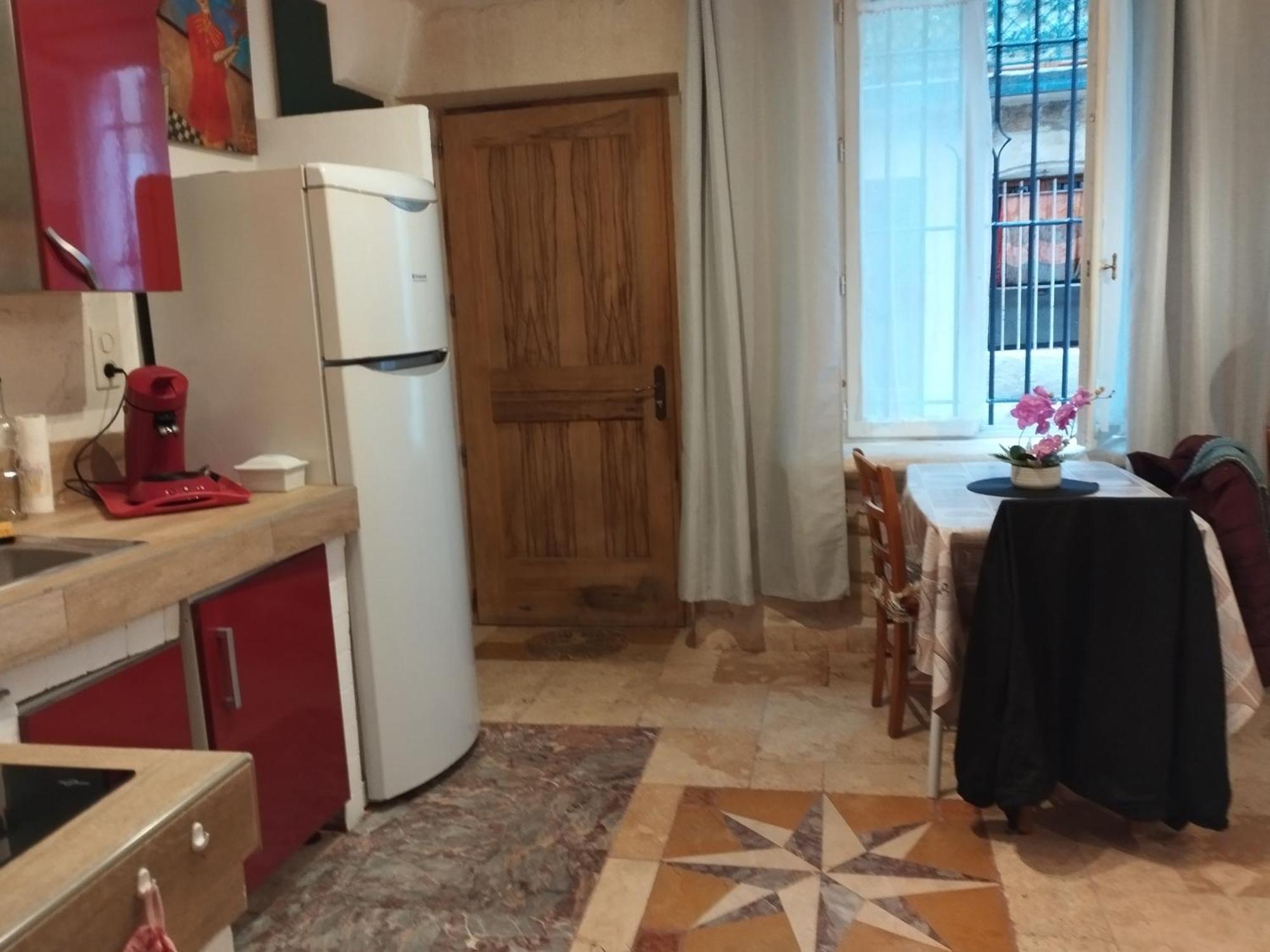 Tres Bel Appartement Cosy Et Chaleureux A Nimes Exterior foto