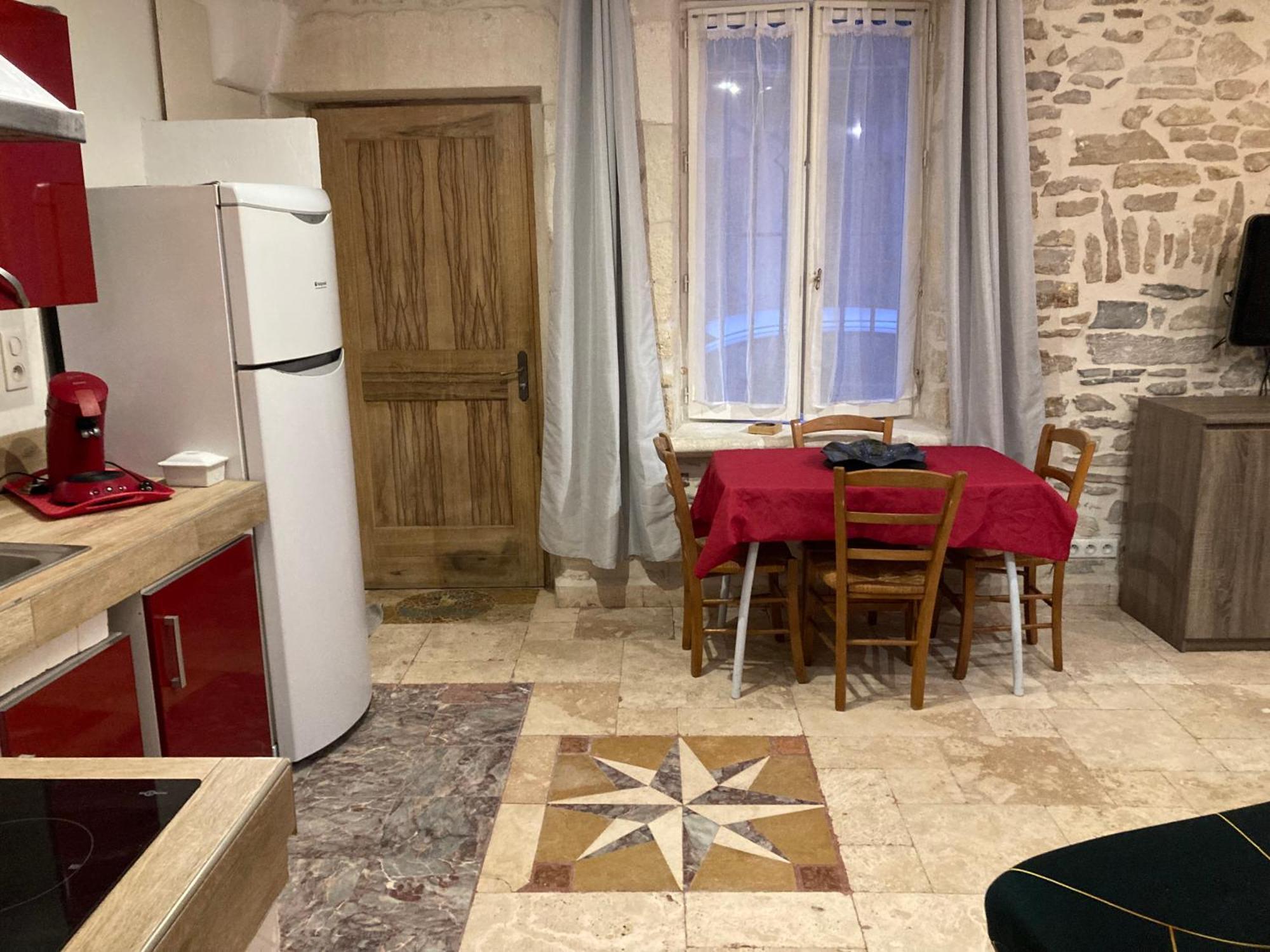 Tres Bel Appartement Cosy Et Chaleureux A Nimes Exterior foto